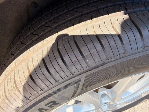 Used 2018 Nissan Rogue SV AWD/4WD image 29