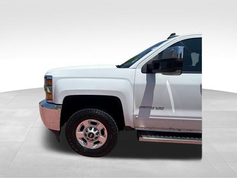 Used 2018 Chevrolet Silverado 2500 LT AWD/4WD image 33