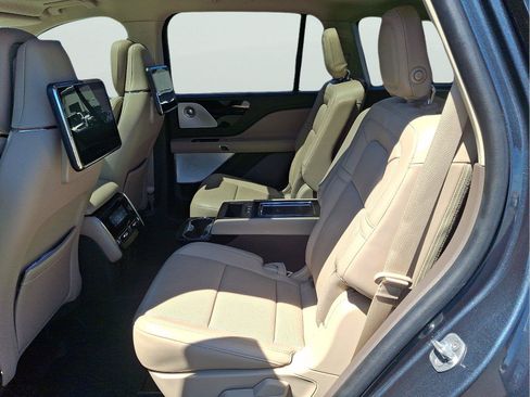 Used 2022 Lincoln Aviator Reserve w/ Equipment Group 201A AWD/4WD image 8