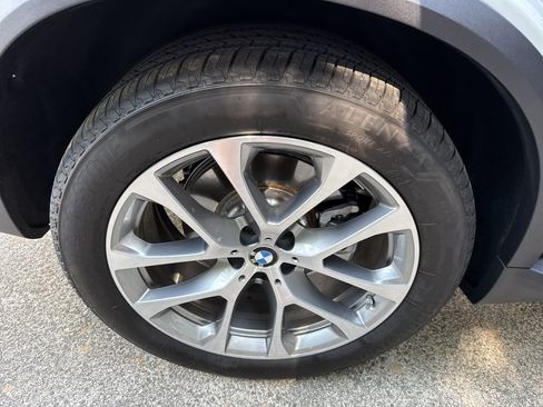 Used 2025 BMW X5 xDrive40i w/ Premium Package AWD/4WD image 17