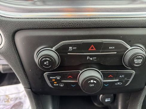 Used 2015 Dodge Charger SE w/ Popular Equipment Group image 13