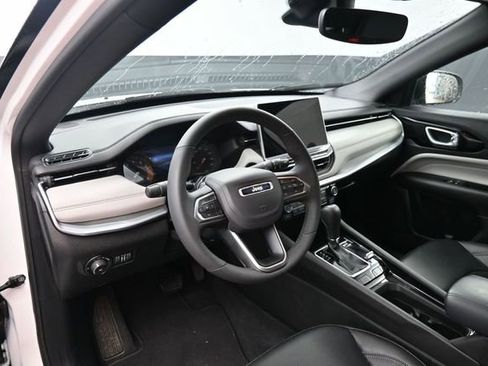 Used 2026 Jeep Compass Limited AWD/4WD image 18