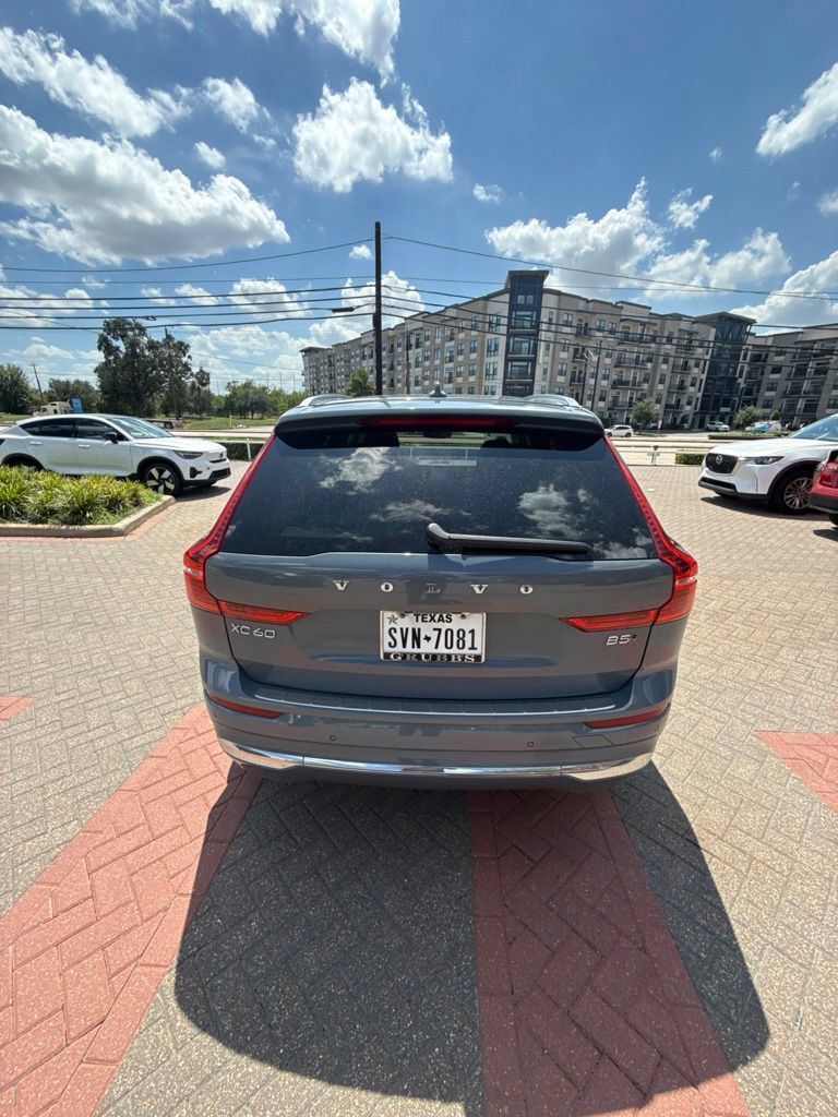 Used 2023 Volvo XC60 B5 Ultimate w/ Protection Package Premier AWD/4WD image 11