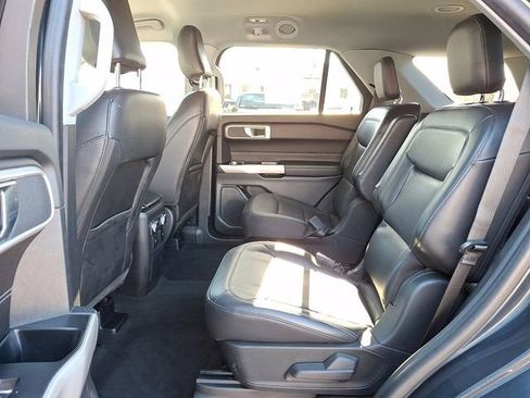 Certified 2022 Ford Explorer XLT w/ Equipment Group 202A image 11
