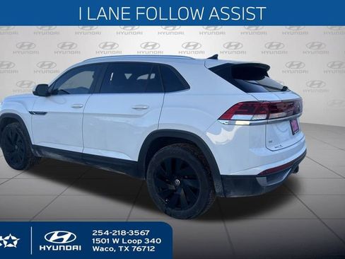 Used 2024 Volkswagen Atlas Cross Sport SE image 12