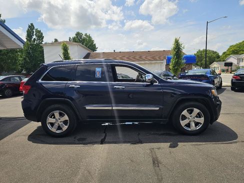 Used 2013 Jeep Grand Cherokee Overland AWD/4WD image 10