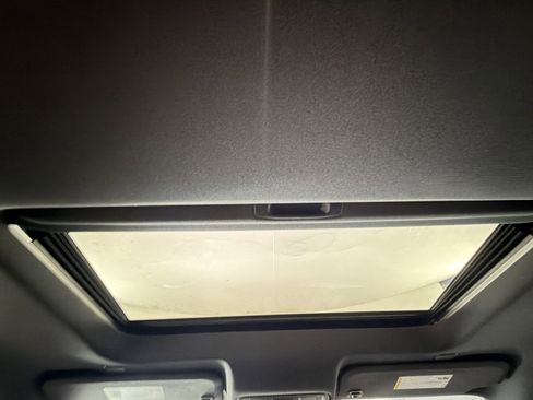 Used 2024 GMC Sierra 1500 AT4 w/ Technology Package image 24