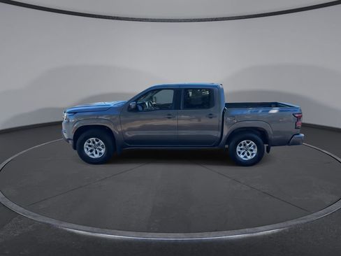 Used 2024 Nissan Frontier SV image 9