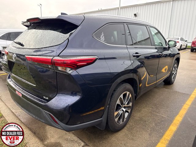 Used 2023 Toyota Highlander XLE FWD image 7