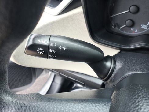 Used 2025 Toyota Corolla LE w/ Convenience Package image 11