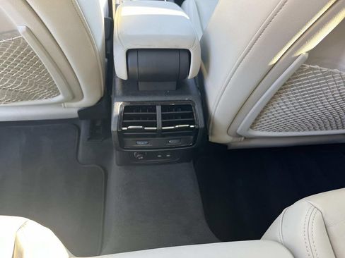 Used 2023 Audi Q3 2.0T Premium Plus image 17