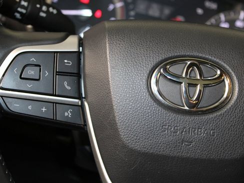 Used 2022 Toyota Highlander XSE image 16