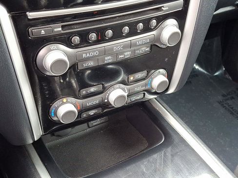 Used 2020 Nissan Pathfinder S image 17