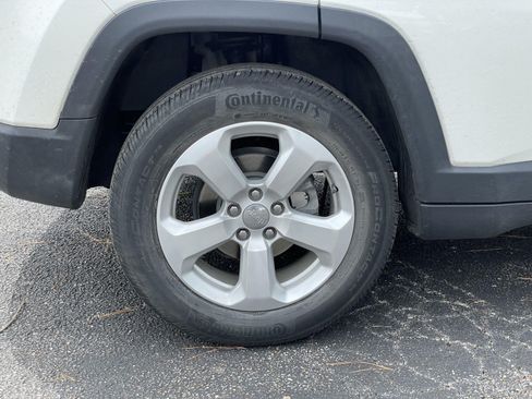 Used 2018 Jeep Compass Latitude FWD image 49