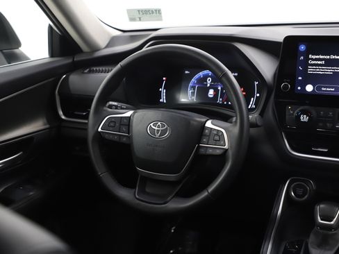 Used 2024 Toyota Grand Highlander XLE image 15