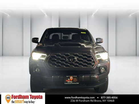 Used 2023 Toyota Tacoma TRD Sport AWD/4WD image 2