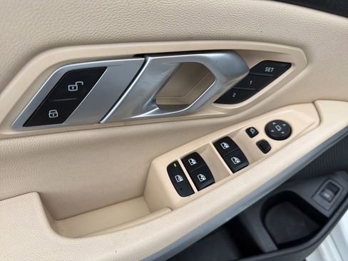 Used 2020 BMW 330i Sedan w/ Convenience Package image 25