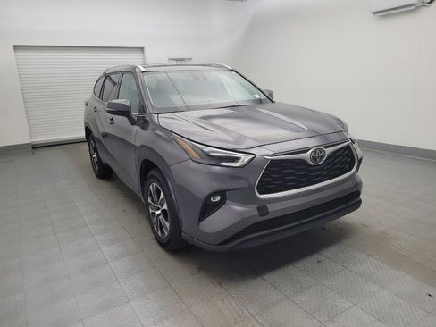 Used 2022 Toyota Highlander XLE image 13