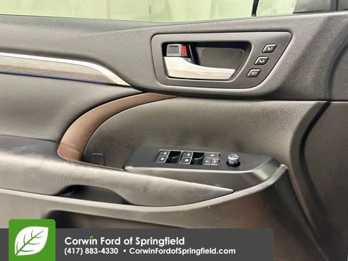 Used 2018 Toyota Highlander Limited Platinum image 33