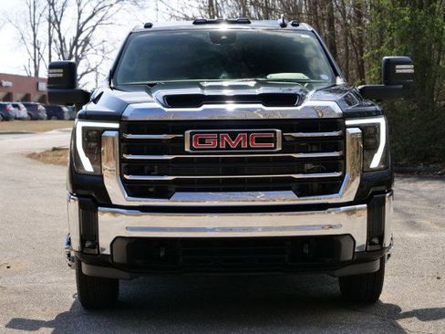 Used 2024 GMC Sierra 3500 SLE w/ SLE Convenience Package image 5