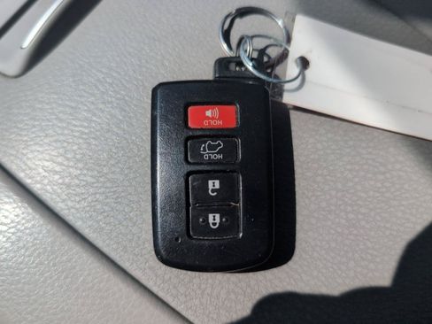Used 2015 Toyota Highlander XLE AWD/4WD image 34