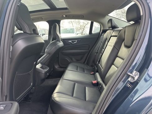 Used 2019 Volvo S60 T6 Momentum w/ Multimedia Package image 12