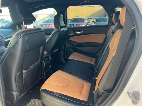 Used 2024 Ford Edge Titanium w/ Titanium Elite Package image 8