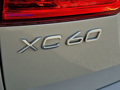 Certified 2023 Volvo XC60 B5 Ultimate w/ Climate Package AWD/4WD image 33