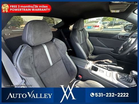 Used 2025 Toyota GR86 Premium w/ ALL Weather Mat Package (TMS) RWD image 18