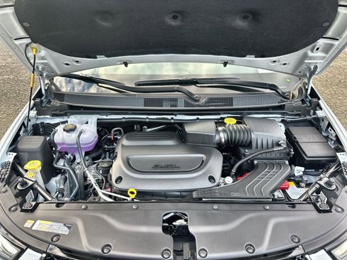 New 2026 Chrysler Pacifica Pinnacle image 29