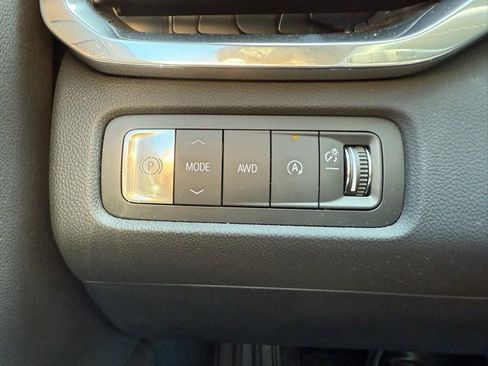 Used 2024 GMC Acadia Denali image 23