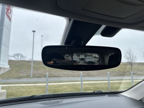 Used 2020 Chrysler Pacifica Touring-L image 26