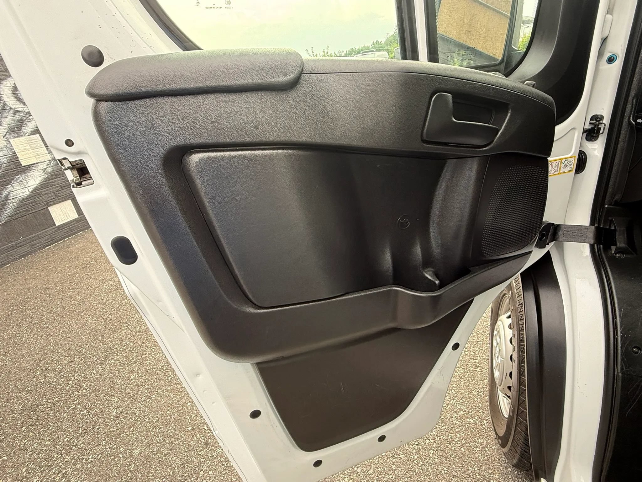 Used 2025 RAM ProMaster 2500 w/ Convenience Group FWD image 25