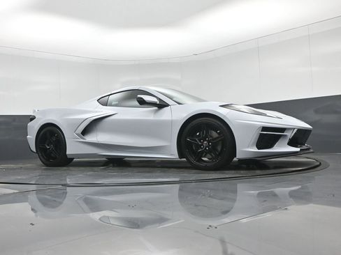 Used 2021 Chevrolet Corvette Stingray Preferred Cpe w/ Z51 Performance Package RWD image 46