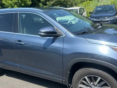 Used 2017 Toyota Highlander XLE AWD/4WD image 13