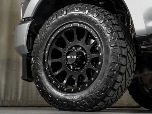 Used 2022 Ford F250 Platinum w/ FX4 Off-Road Package AWD/4WD image 55