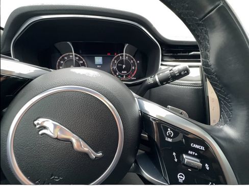 Used 2025 Jaguar F-PACE R-Dynamic S AWD/4WD image 43