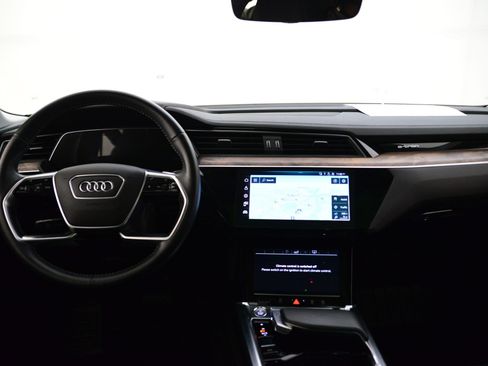 Used 2020 Audi e-tron Premium Plus image 13
