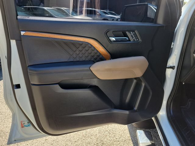 Used 2025 GMC Canyon Denali AWD/4WD image 17