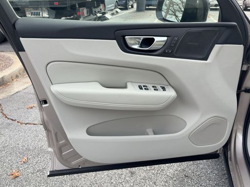 New 2026 Volvo XC60 B5 Ultra w/ Protection Package Premier image 21