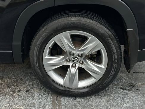 Used 2016 Toyota Highlander Limited Platinum image 11