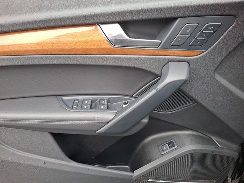 Used 2022 Audi Q5 2.0T Premium Plus image 12