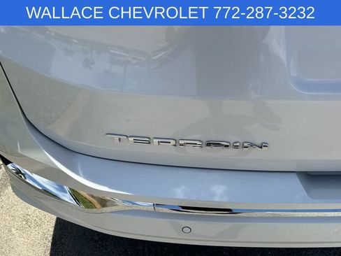 Used 2024 GMC Terrain Denali w/ Denali Premium Package AWD/4WD image 10