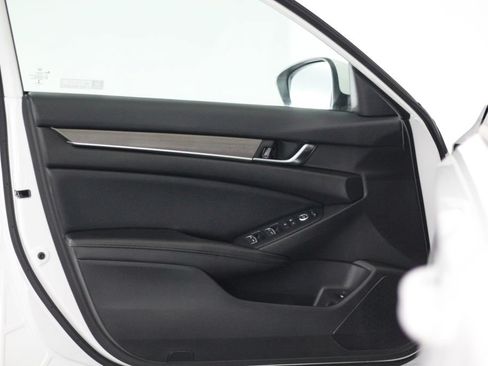 Used 2022 Honda Accord Hybrid image 45