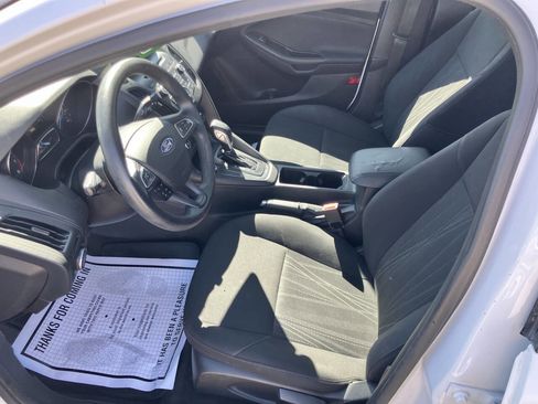 Used 2017 Ford Focus SE image 12