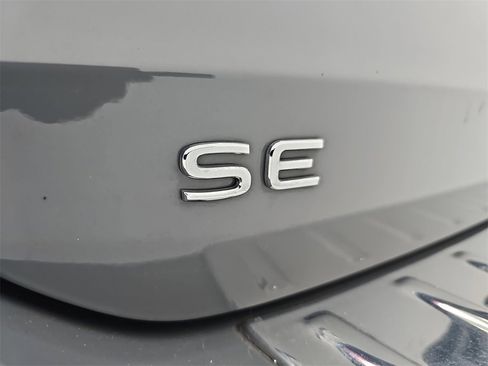 Used 2024 Volkswagen Taos SE image 46