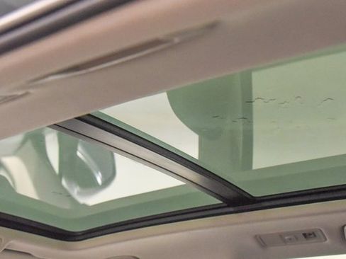 Used 2021 Volkswagen Tiguan SEL image 34