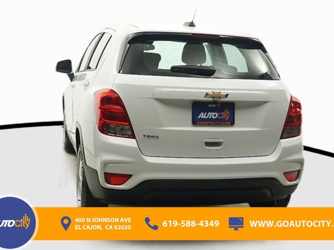 Used 2020 Chevrolet Trax LS FWD image 15