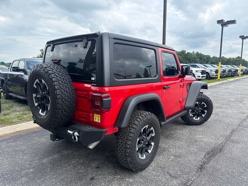 Used 2024 Jeep Wrangler Rubicon w/ Convenience Group AWD/4WD image 7