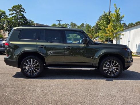 Used 2024 Lexus GX 550 w/ Accessory Package (Z1) AWD/4WD image 6